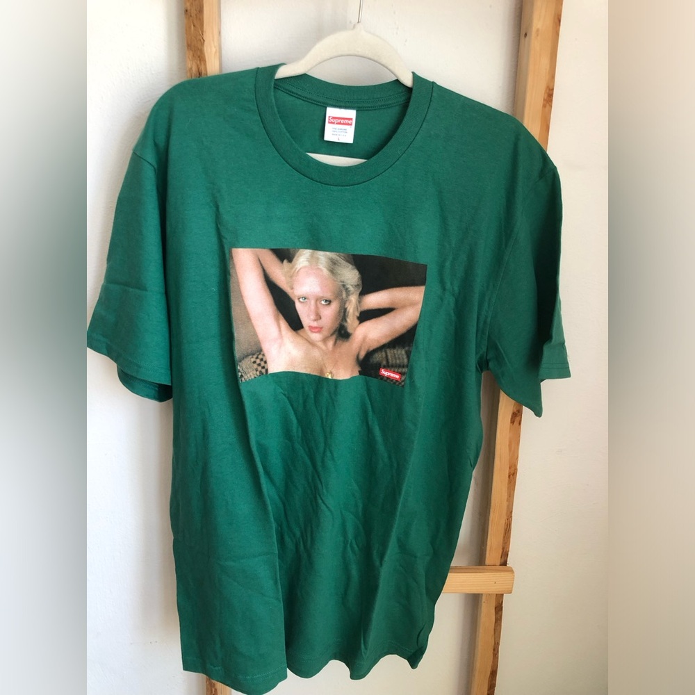 Supreme Tee